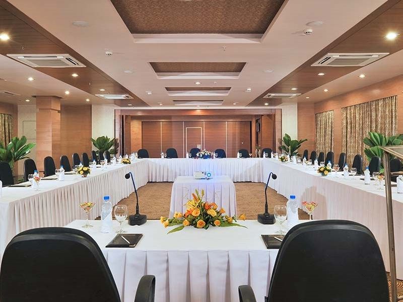 Fortune Jp Palace, Mysore - Member Itc Hotels' Group Exterior foto The meeting room of the ASEAN Secretariat